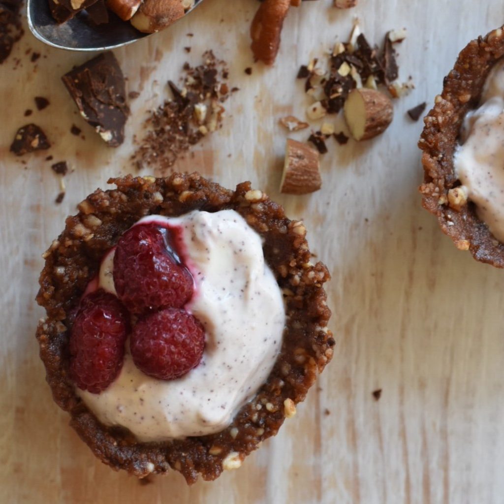Healthy chocolate, nut and berry tarts