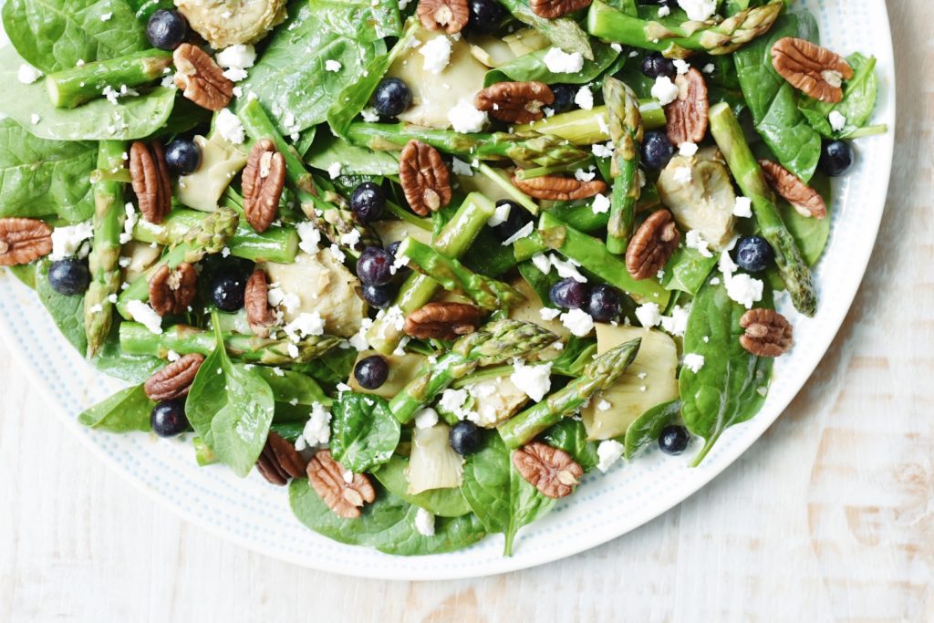 spinach pecan and asparagus salad